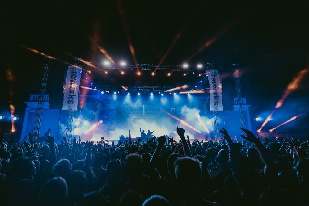 Πέρα από τους Headliners: Οι Έλληνες Καλλιτέχνες που Διαμορφώνουν το Reworks 2026