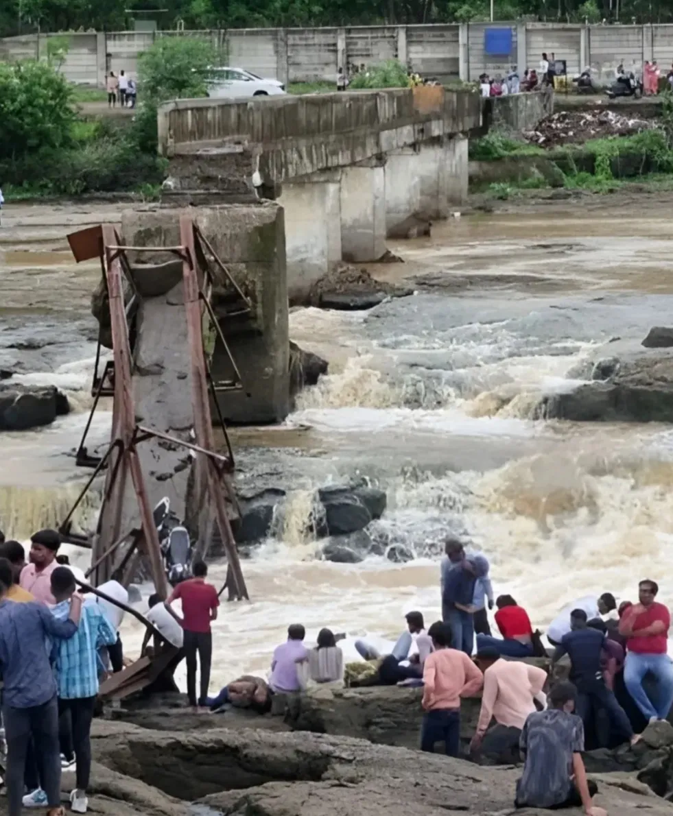 Pune Bridge Collapse: 4 Dead, 51 Injured in Maval Tragedy