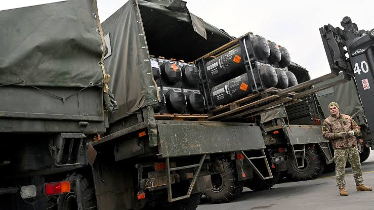 U.S. Halts Weapons Shipments to Ukraine Amid Stockpile Concerns