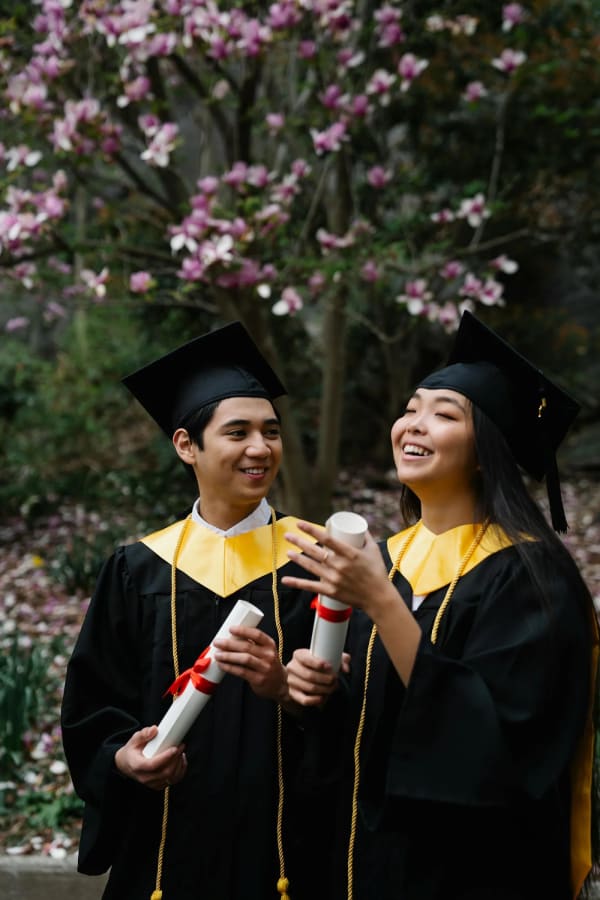 El IES Prado Mayor celebra una graduación histórica conjunta de todos sus niveles de FP