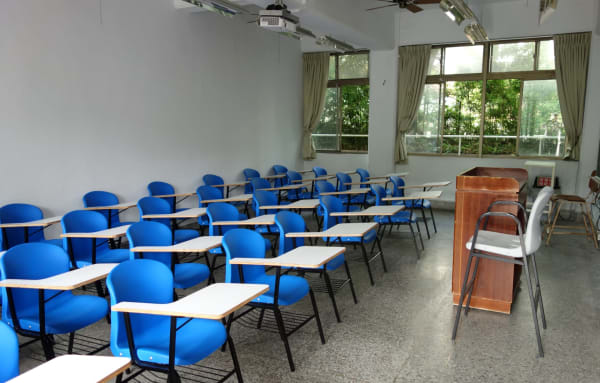 Totana renueva cuatro años más la extensión de la Escuela Oficial de Idiomas en el IES Juan de la Cierva