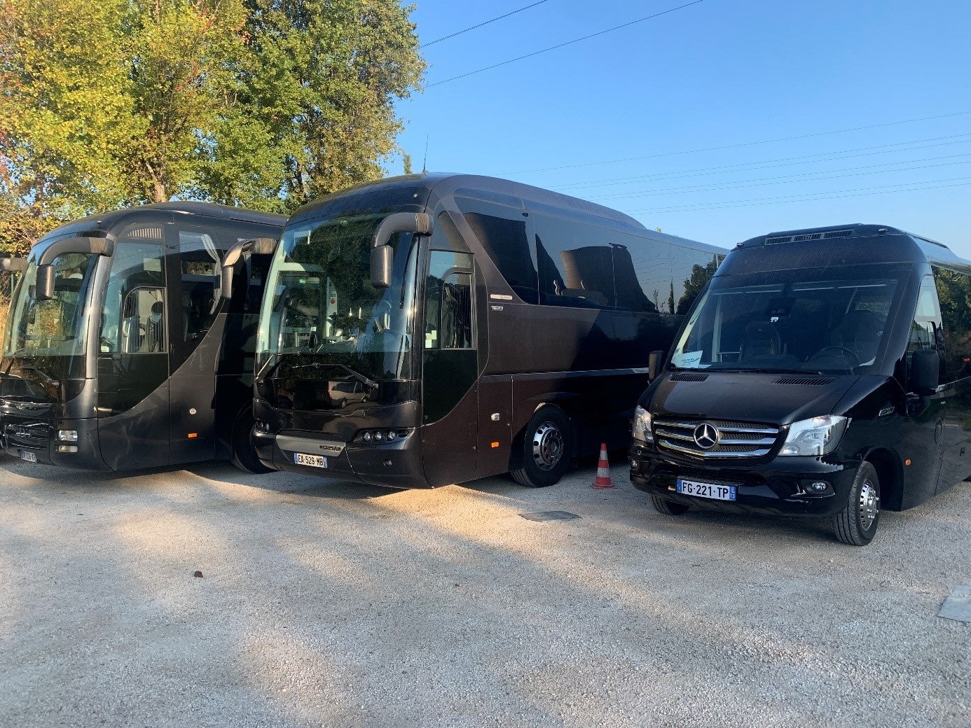 Photo d'un autocar moderne et confortable