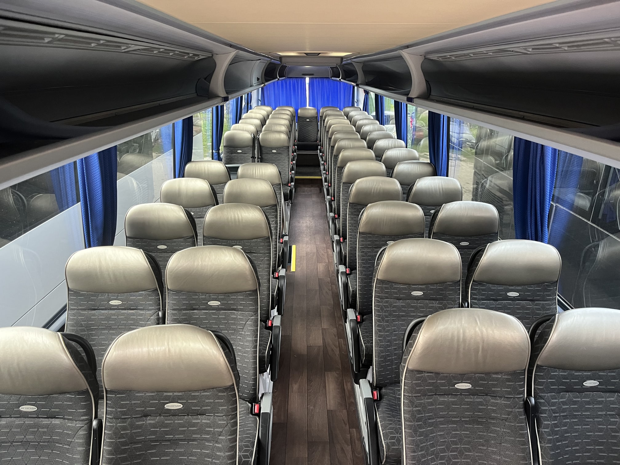 Intérieur d'un autocar de luxe