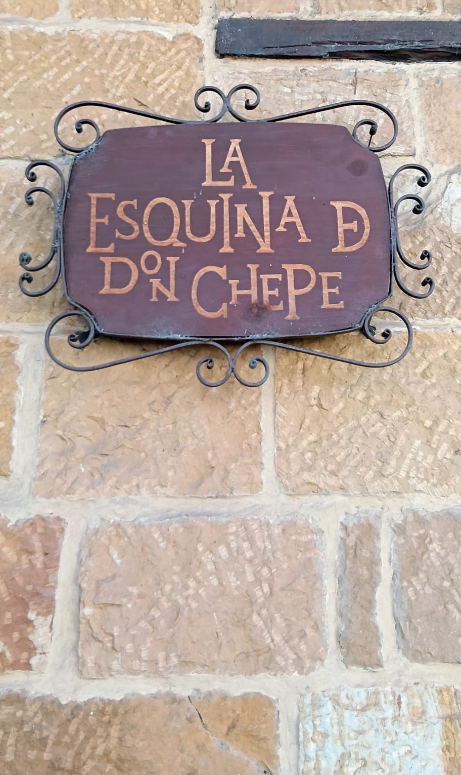 La esquina donde Chepe - Ejemplo de aviso tradicional