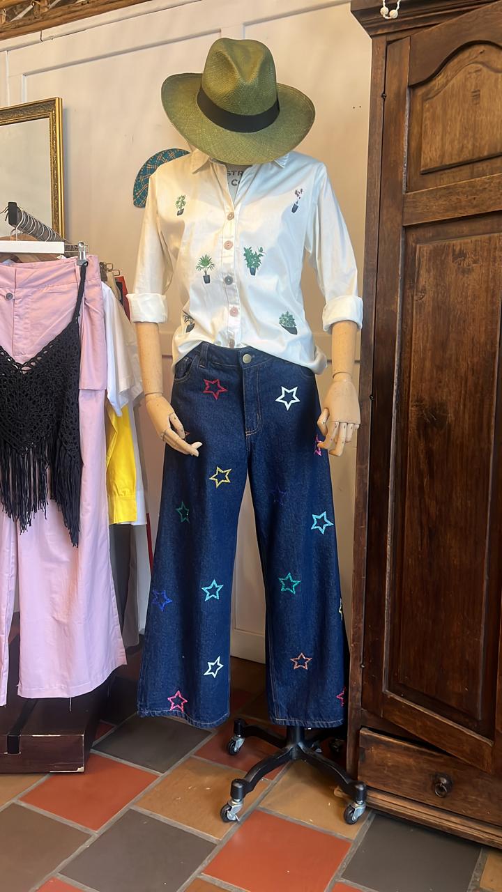 Conjunto con sombrero y jeans