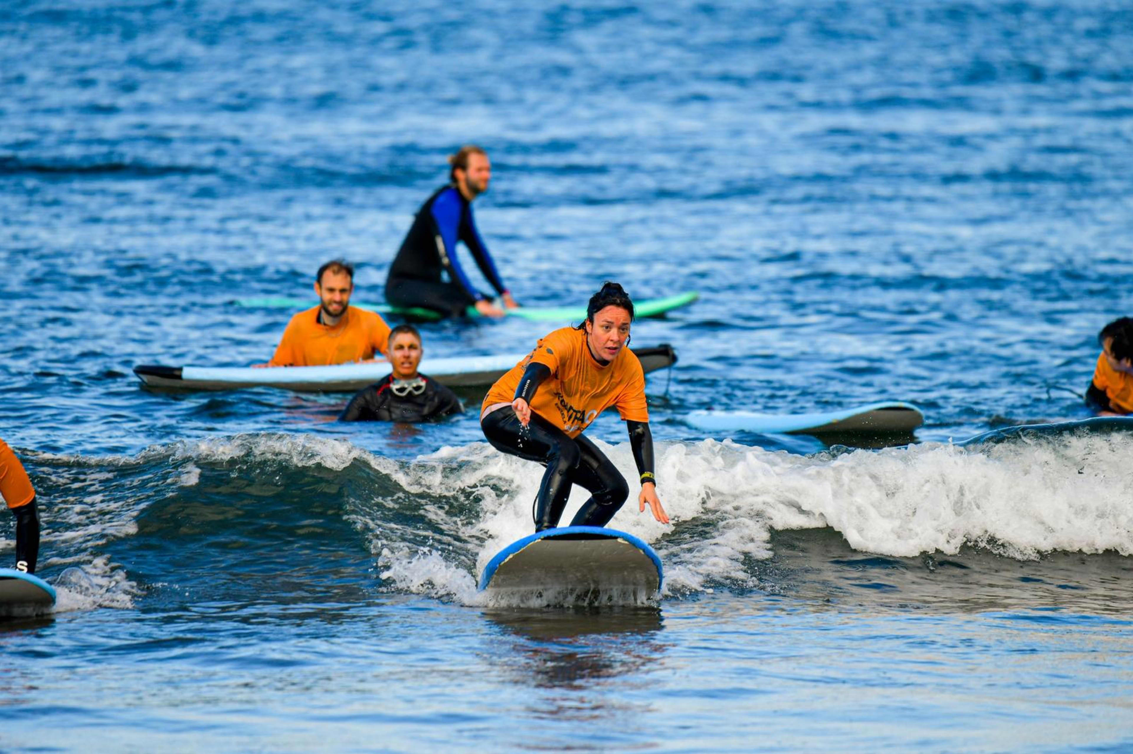 Surfing - Kontraola - Tenerife Surf School powered by Quiksilver and Roxy