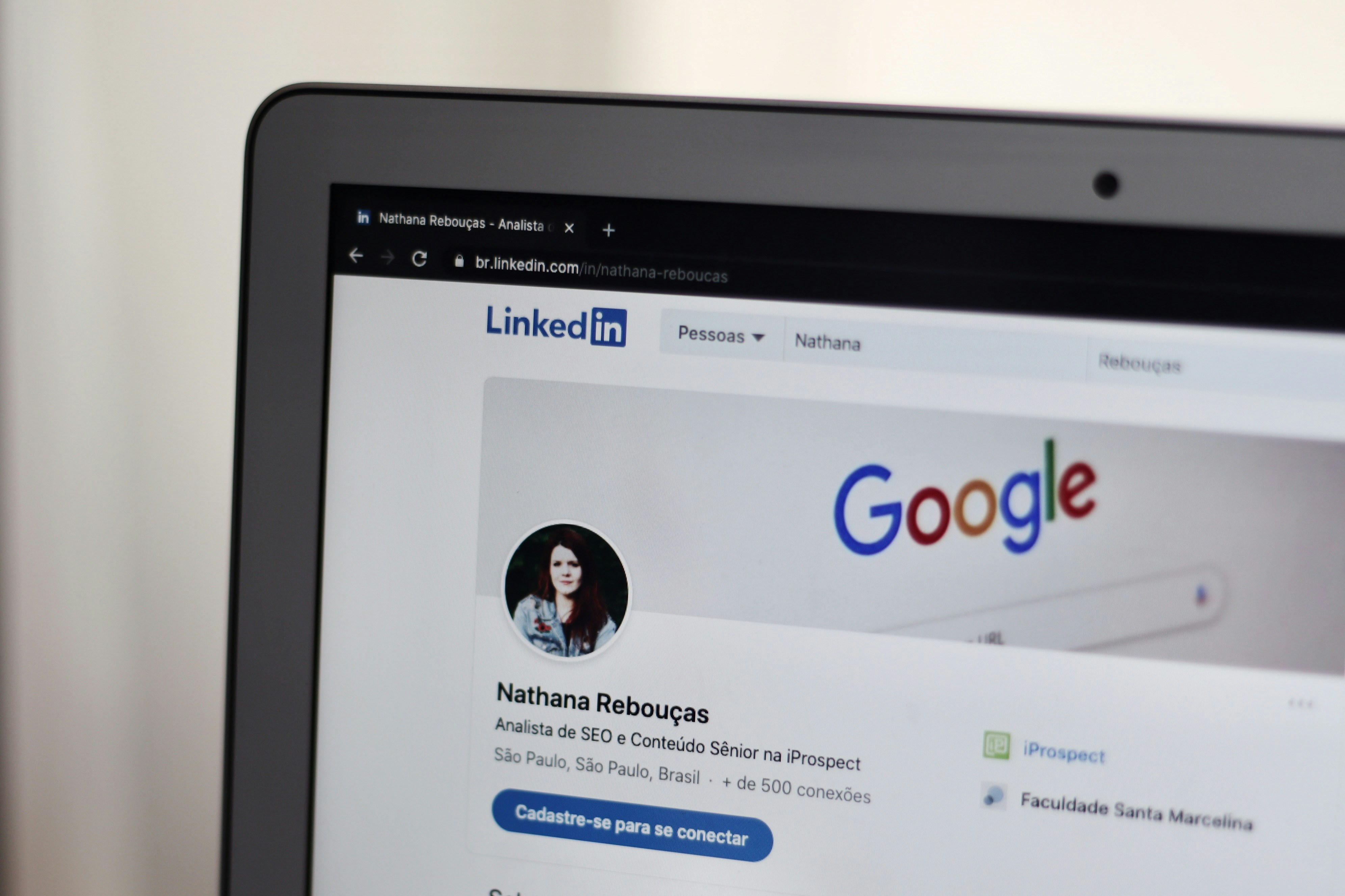 How to Build a LinkedIn Profile That Gets You Recruited (For Recent Graduates)