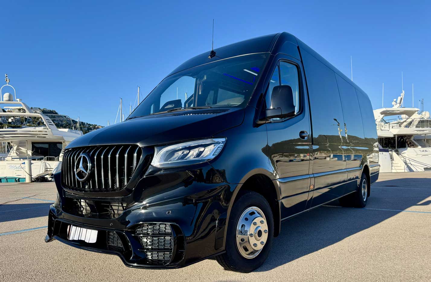 Vista frontal de la Mercedes Sprinter