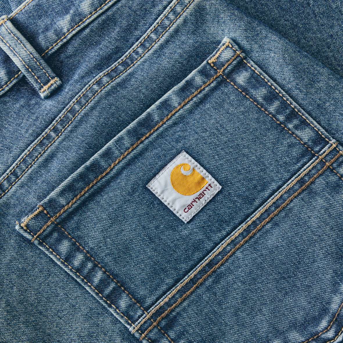 ג׳ינס Carhartt עם כיס אחורי עם תפרים איכותיים ג׳ינס Carhartt עם כיס אחורי עם תפרים איכותיים
