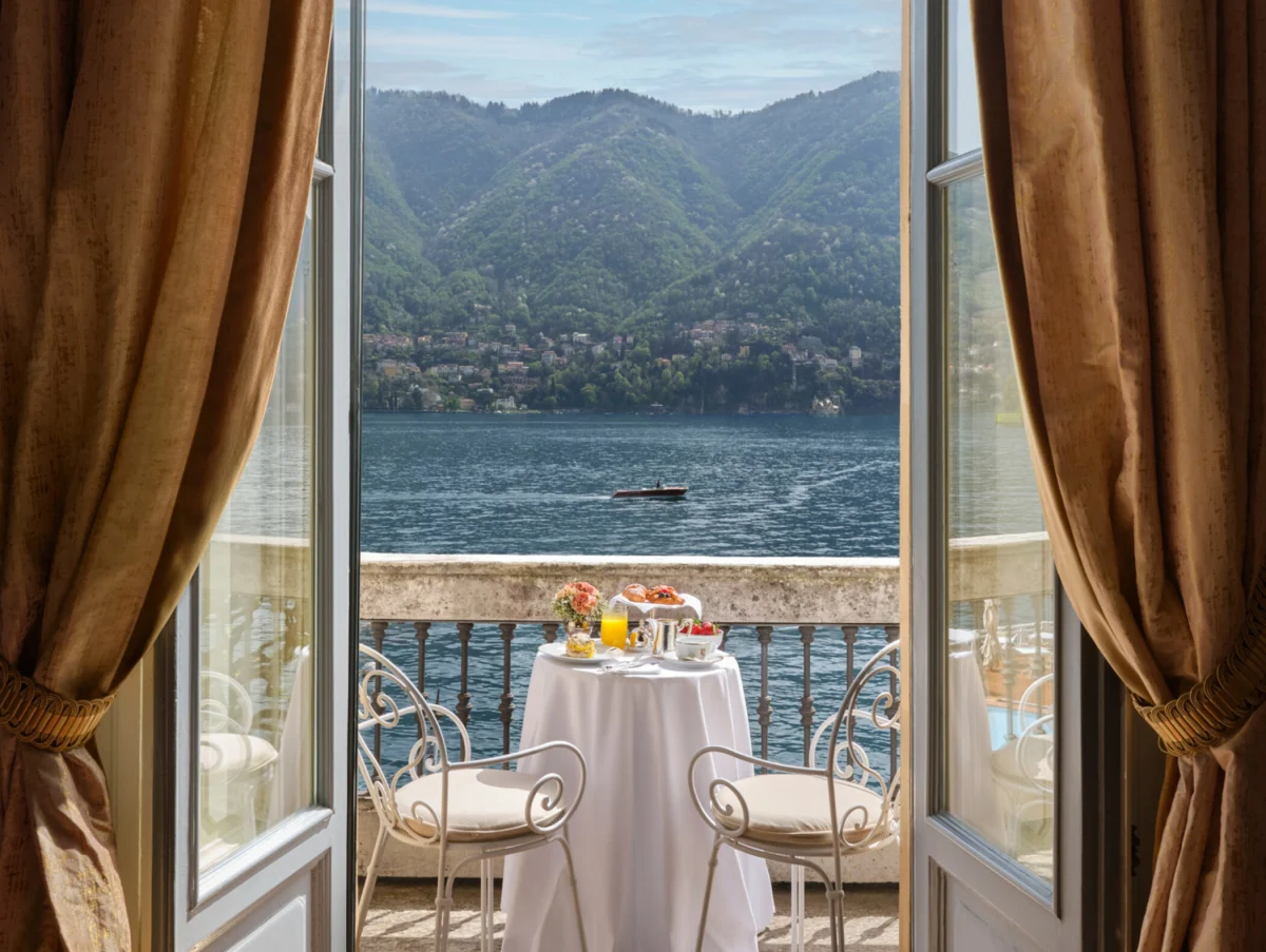 Villa d'Este Lake Como balcony breakfast — celebrity wedding venue you can book