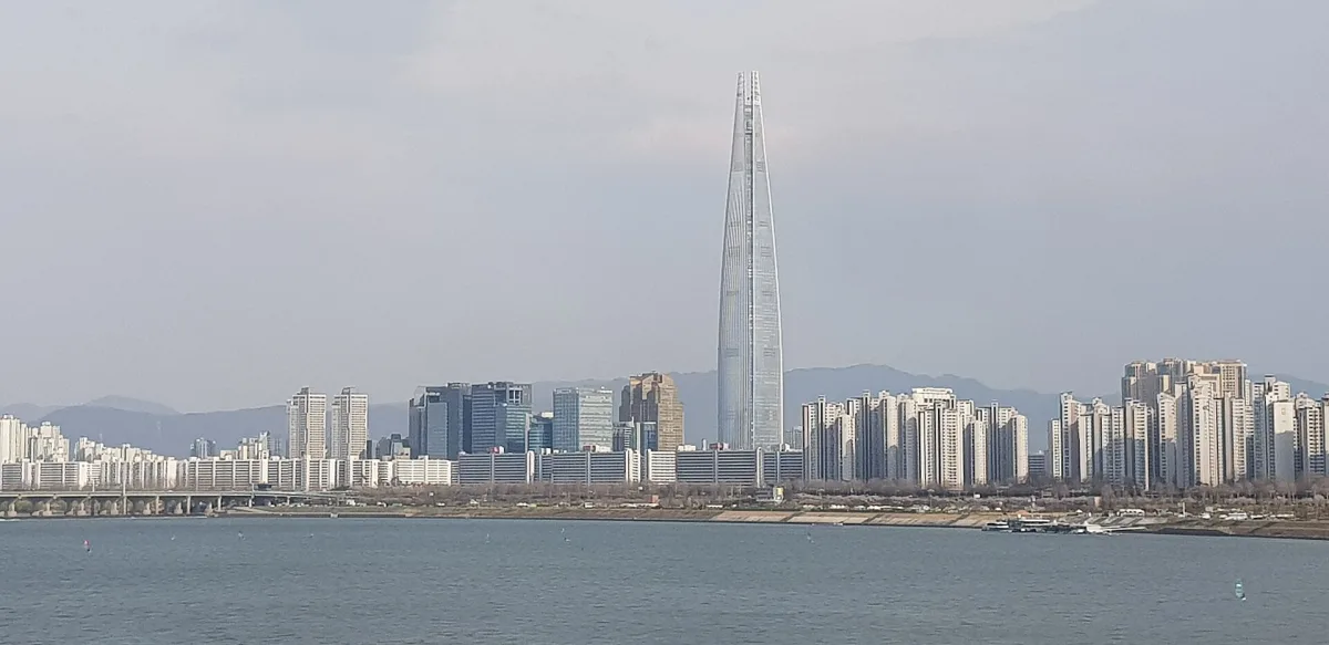 Lotte World Tower rising over the Han River in Seoul, home to the Signiel Seoul hotel
