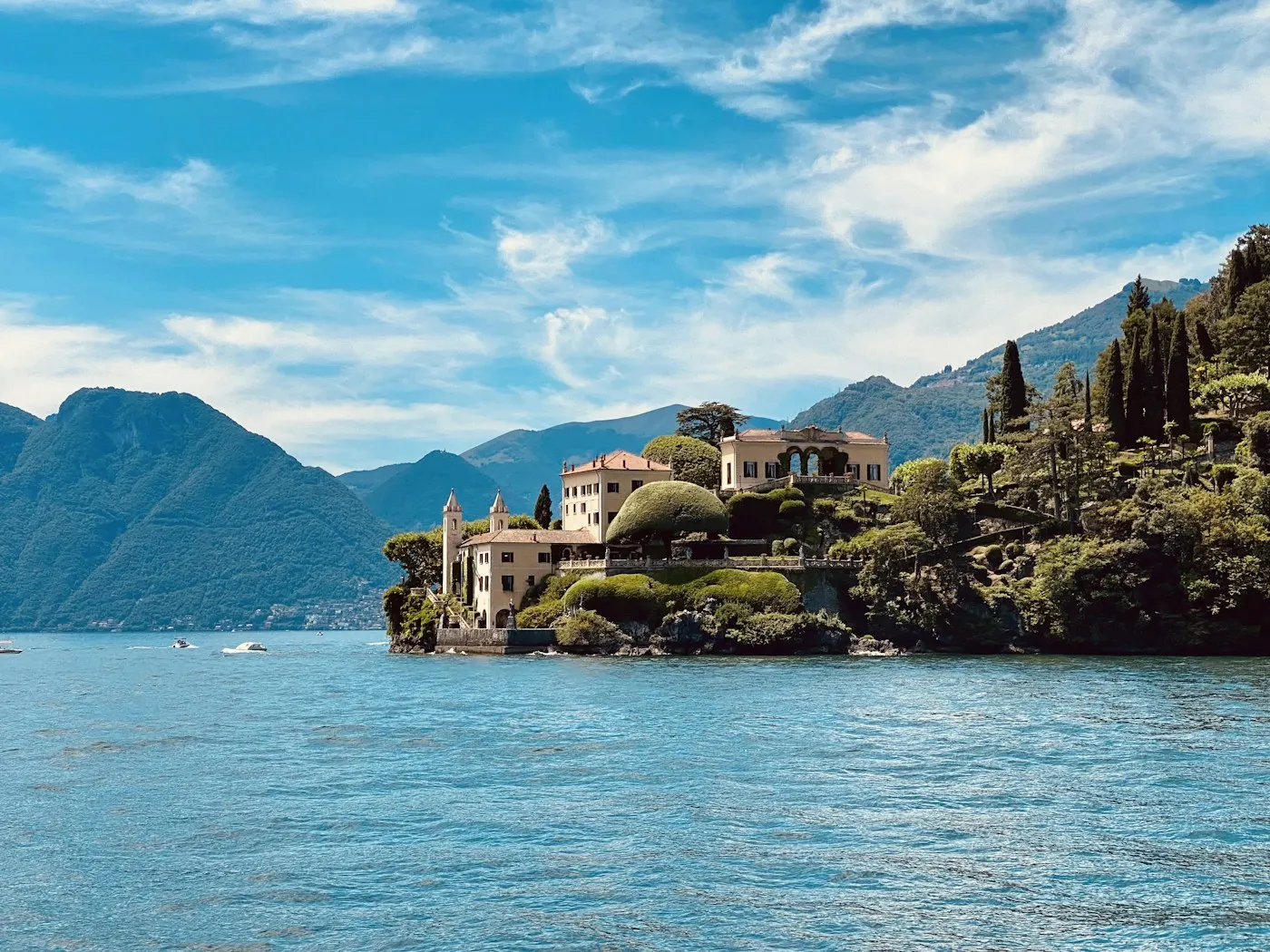 Villa del Balbianello on its promontory, Lake Como luxury travel guide 2026