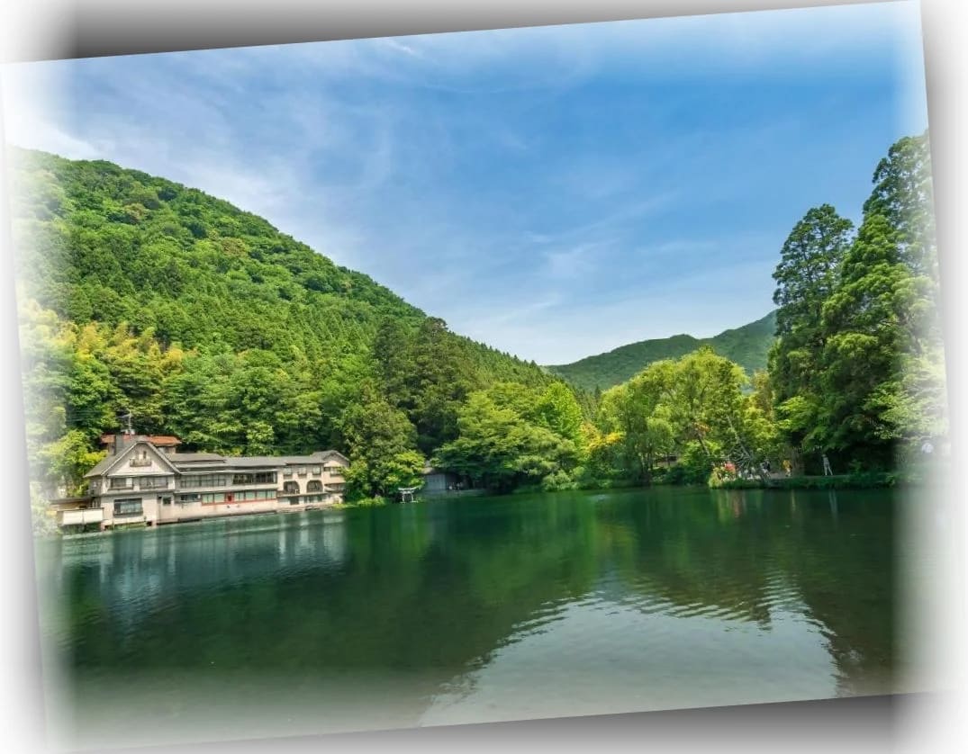 유후인_유후사료_유후인_분지_-_숙소에서_550m