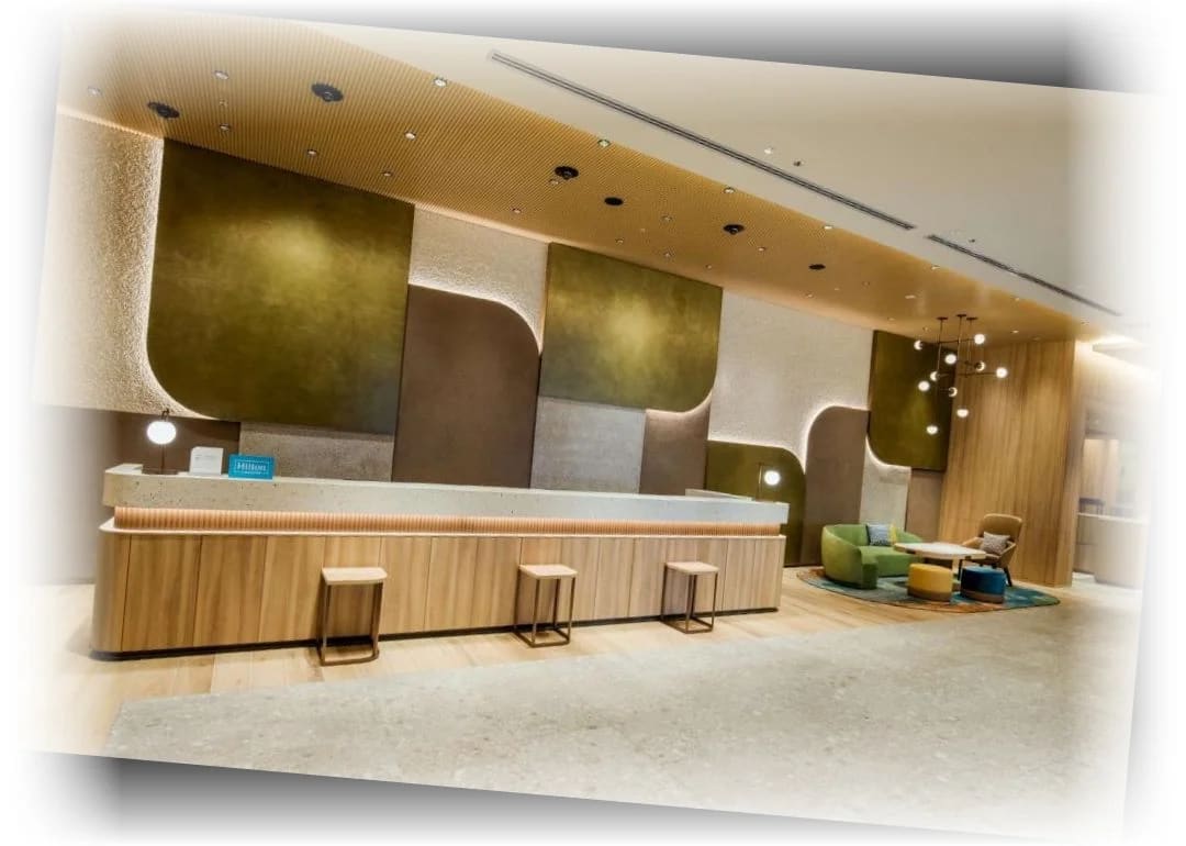 힐튼_가든_인_교토_시조_카라스마_로비