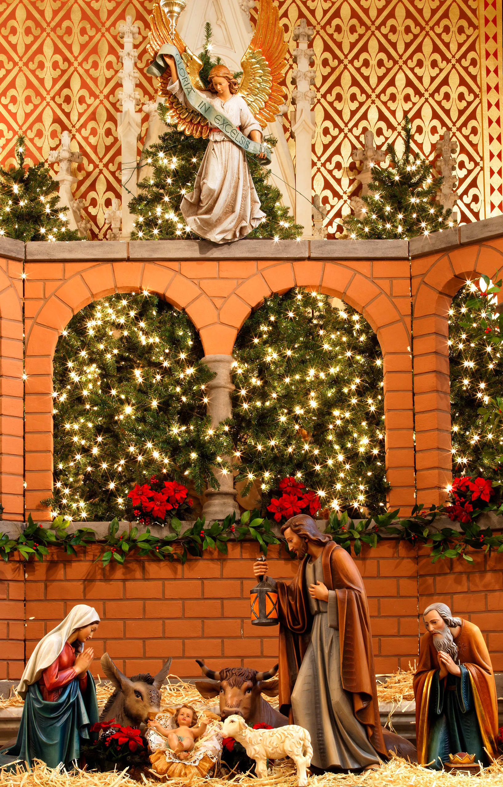 2011_12_30 Stamford, St Johns Church, creche w angel _MG_4492 SmShp303 copy