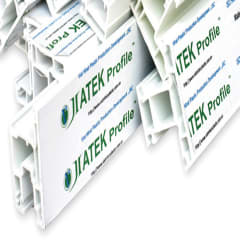 Các khoang thanh nhựa được chia to nhỏ các khác nhau giúp tăng cứng cho cửa