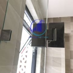 Cabin nhà tắm sử dụng cửa kính mở quay - Cửa kính cường lực nhà tắm - Cabin vách kính phòng tắm