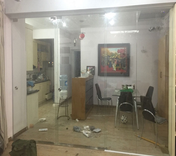 Kính Việt Nhật là gì - Nhận biết kính cường lực Việt Nhật