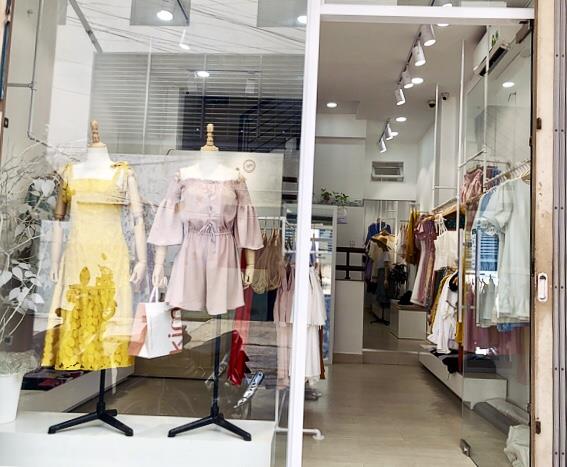 Tạo điểm nhấn ngay từ cái nhìn đầu tiên. - [Tuyệt Đẹp] Cửa kính cường lực cho shop