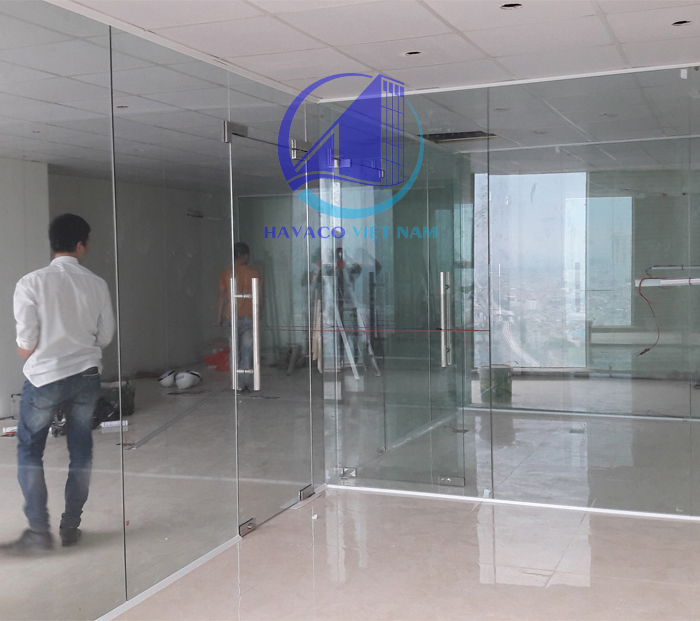 Cách trang trí vách ngăn phòng khách - Các mẫu vách kính trang trí phòng khách đẹp