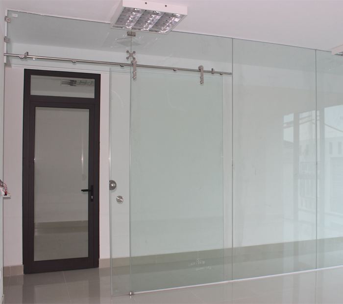 Cách trang trí vách ngăn phòng khách - Các mẫu vách kính trang trí phòng khách đẹp