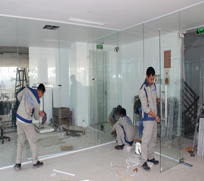 Báo giá vách kính cường lực dày 12mm