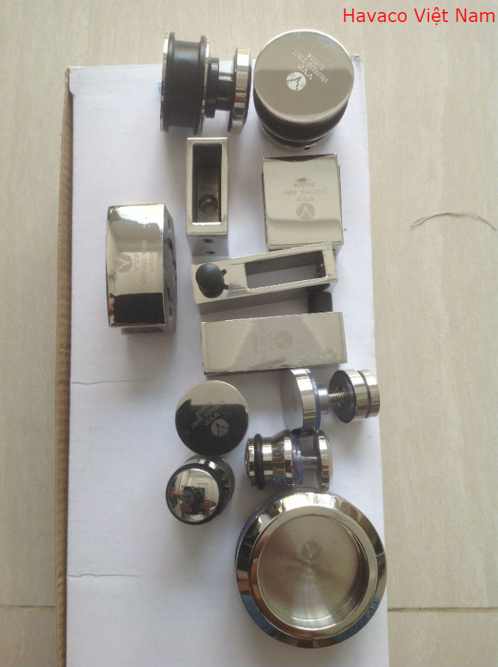 Mẫu cửa lùa kính cường lực - Phụ kiện cửa kính lùa treo