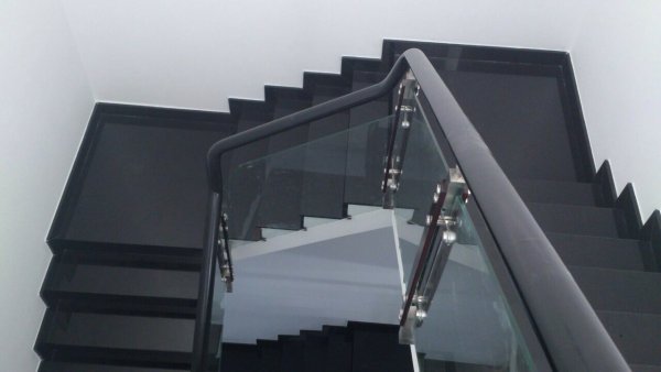 Cách tính kích thước chiều cao lan can cầu thang kính cường lực - Cách tính chiều cao lan can cầu thang kính bao nhiêu là an toàn.