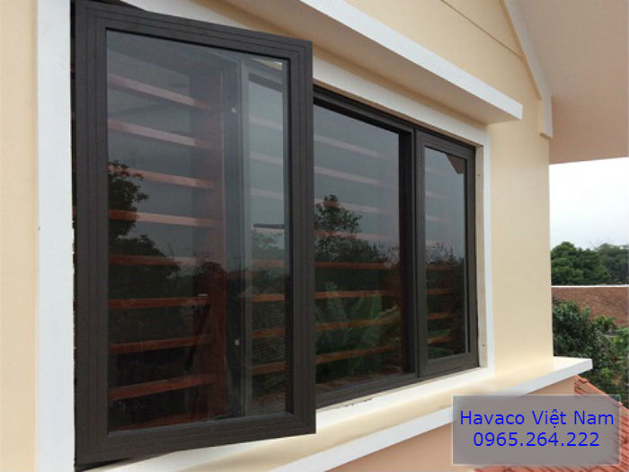 Cửa sổ mở quay kèm vách