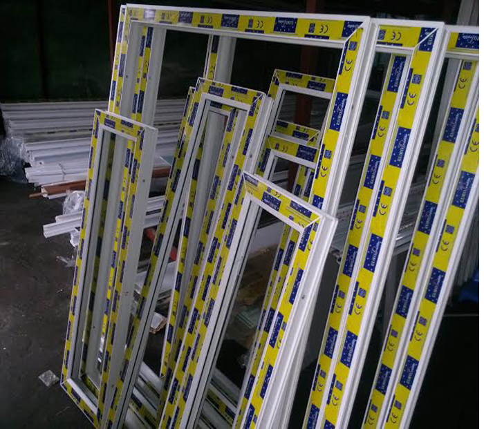 Khung cửa nhựa lõi thép euro profile