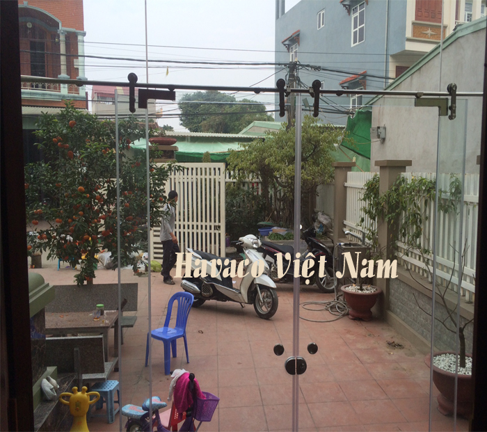 Cửa kính lùa treo