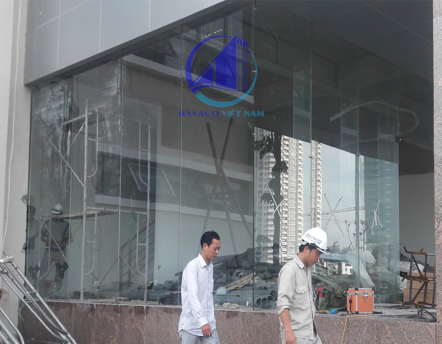 Các mẫu nhà mặt tiền bằng kính cường lực đẹp - Trang trí mặt tiền bằng kính cường lực