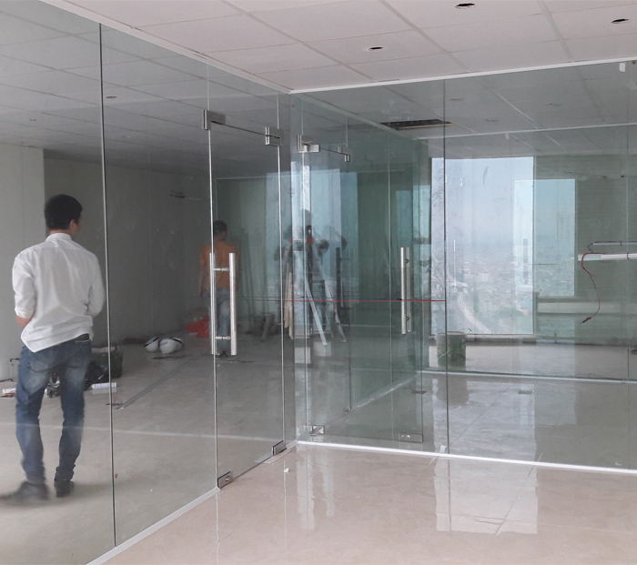Báo giá vách kính cường lực ngăn phòng 2023 - Vách ngăn kính cường lực