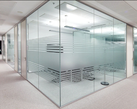 Báo giá vách kính cường lực ngăn phòng 2023 - Vách ngăn kính cường lực