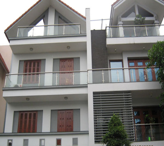 Lan can kính ban công sân thượng