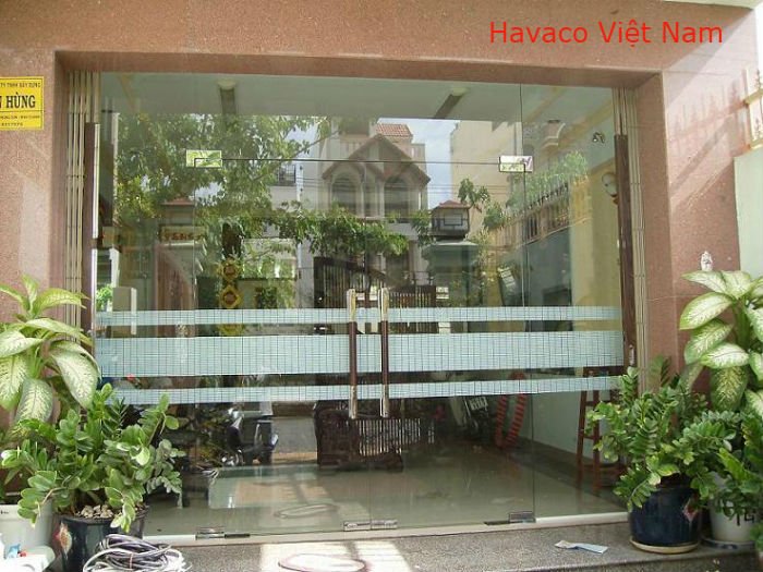 Các mẫu cửa thủy lực đẹp cho phòng khách thêm sang trọng - [Tuyệt Đẹp] Các mẫu cửa kính cường lực phòng khách