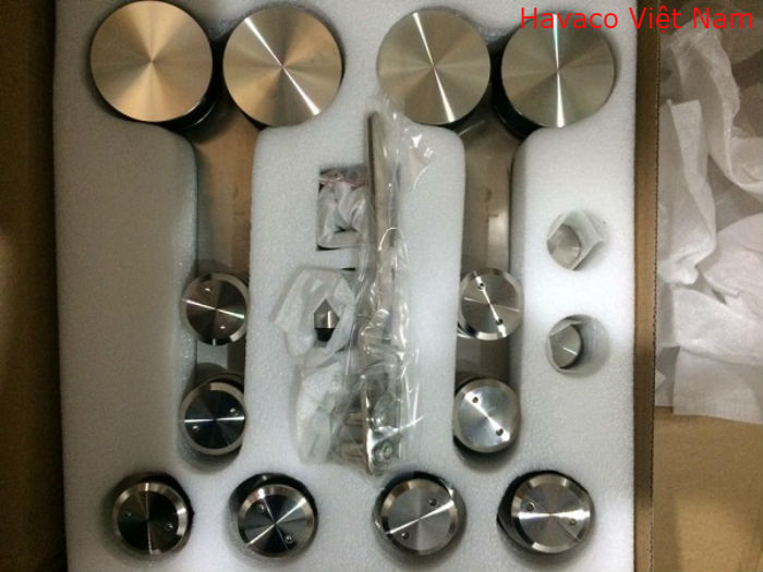 Phụ kiện cửa lùa kính cường lực - Bật mí tất cả về cửa kính cường lực mở trượt mà bạn chưa biết.