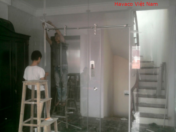 Lý do khiến kính cường lực bị nổ.