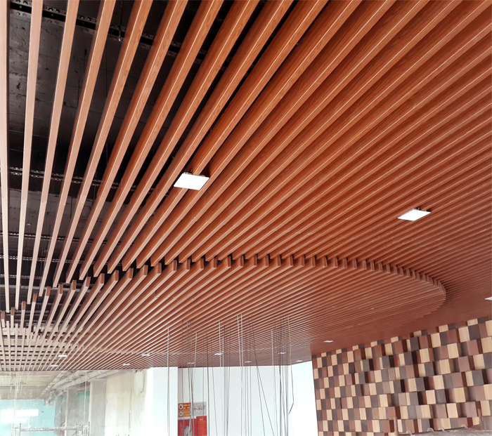 Thanh nhôm vân gỗ làm trần nhà