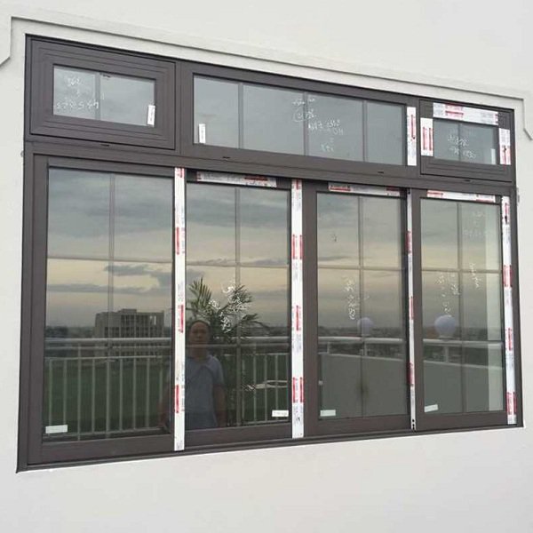 Cửa nhôm Xingfa 4 cánh cho căn phòng cần không gian và độ thoáng rộng. - [Bật mí] 99+ mẫu cửa sổ nhôm Xingfa đẹp được ưa chuộng nhất năm 2023?