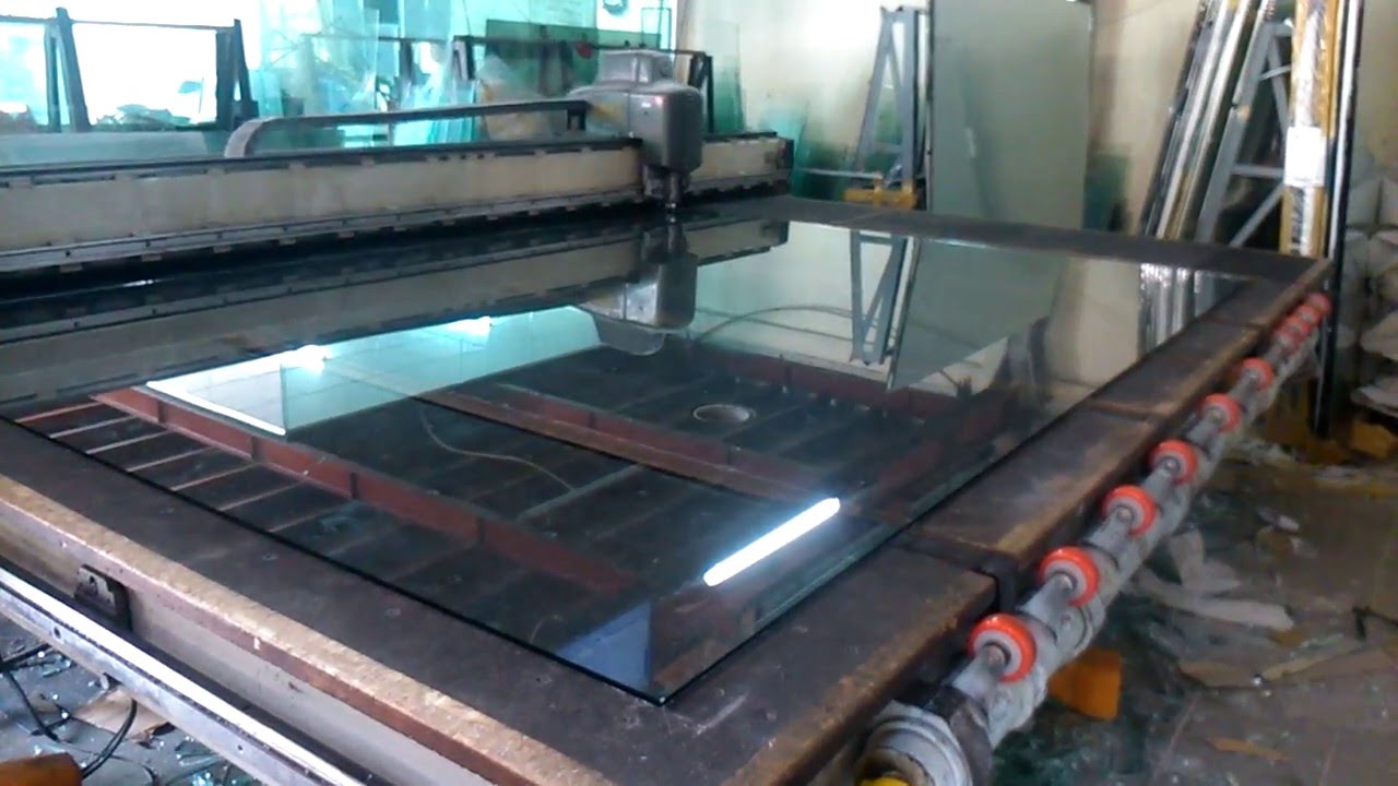 Cửa kính cường lực được cấu tạo ra sao - Cửa kính cường lực có khoan được không.