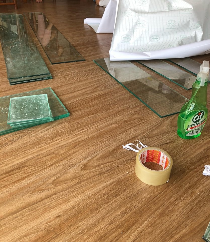 Bước 1: Chuẩn bị những nguyên vật liệt. - Cách làm bể cá bằng kính chưa bao giờ lại dễ như vậy