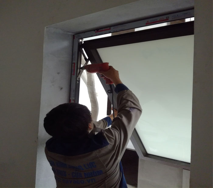 Học nghề nhôm kính ở Hà Nội mất bao lâu? - Nên học nghề nhôm kính ở đâu - Nghề nhôm kính lương bao nhiêu tiền