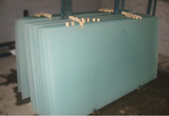 Điểm nổi bật của kính mờ phun cát. - Kính mờ phun cát hoa văn nghệ thuật đẹp tinh tế