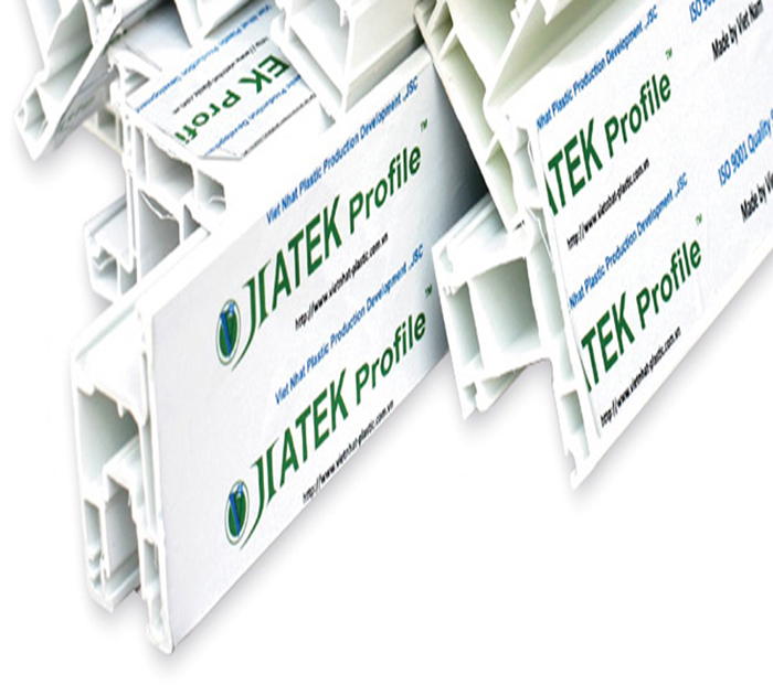 Các khoang thanh nhựa được chia to nhỏ các khác nhau giúp tăng cứng cho cửa