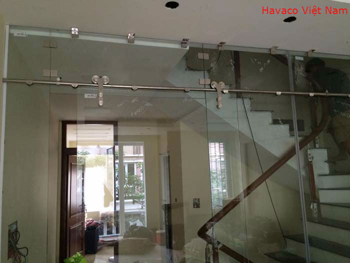 Cửa kính lùa với bánh xe D25 kép