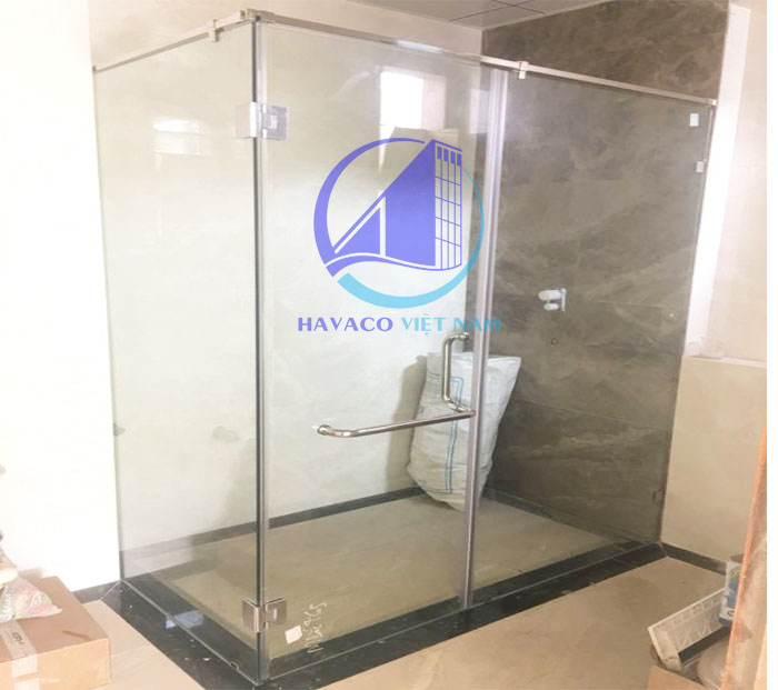 Cabin nhà tắm sử dụng cửa kính mở quay - Cửa kính cường lực nhà tắm - Cabin vách kính phòng tắm