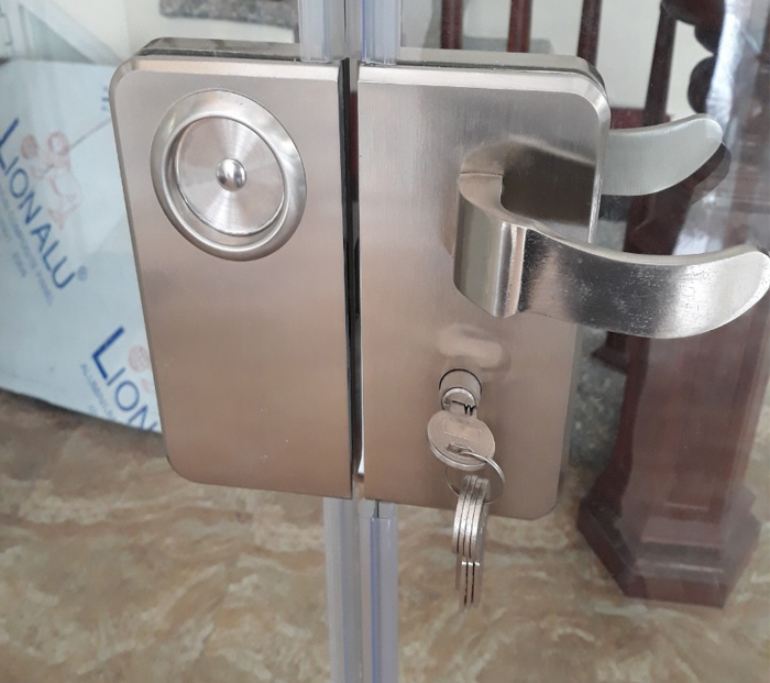 Chi tiết vật liệu và cấu tạo liên quan Cách tháo khóa tay nắm tròn ra khỏi cửa kính lùa
