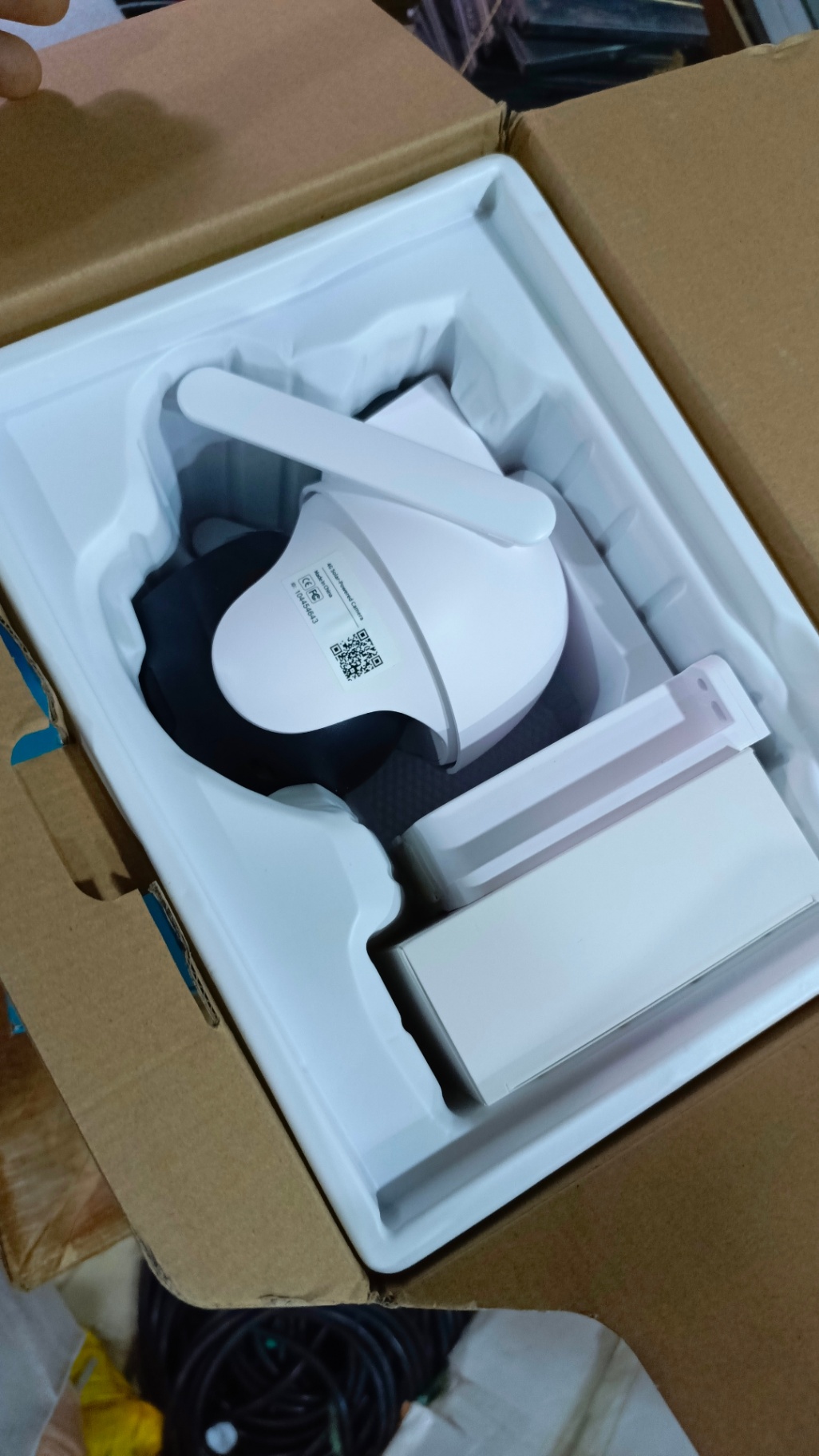 V380 MAX. 4G DUAL LENSES SOLAR CCTV CAMERA - Image 3