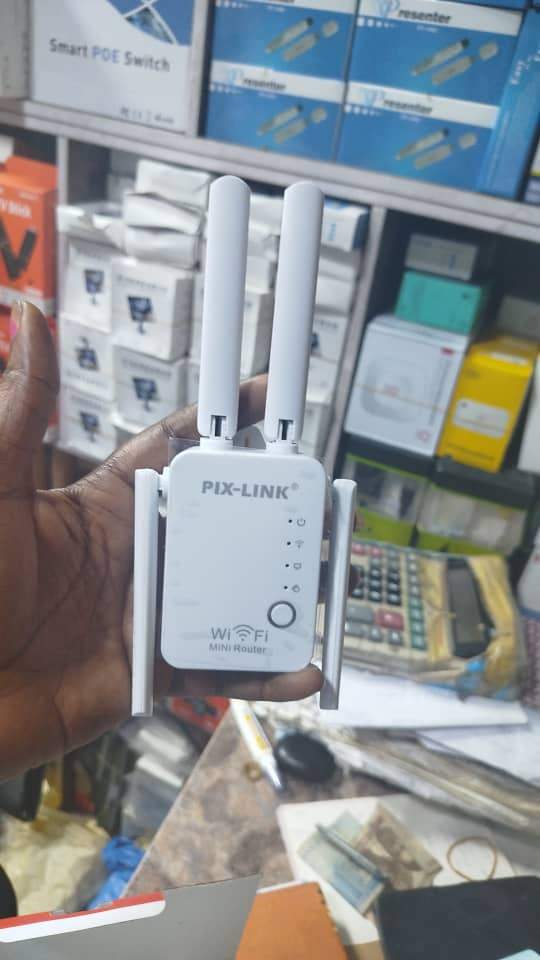 LB LINK NETWORK EXTENDER REPEATER. FOR WIFI EXTENSION